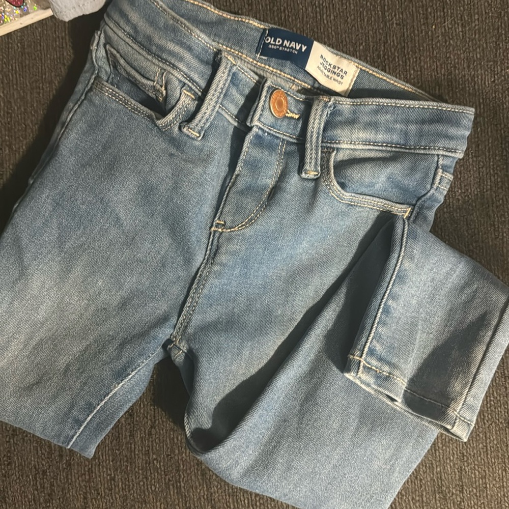 Old navy worn once 4t